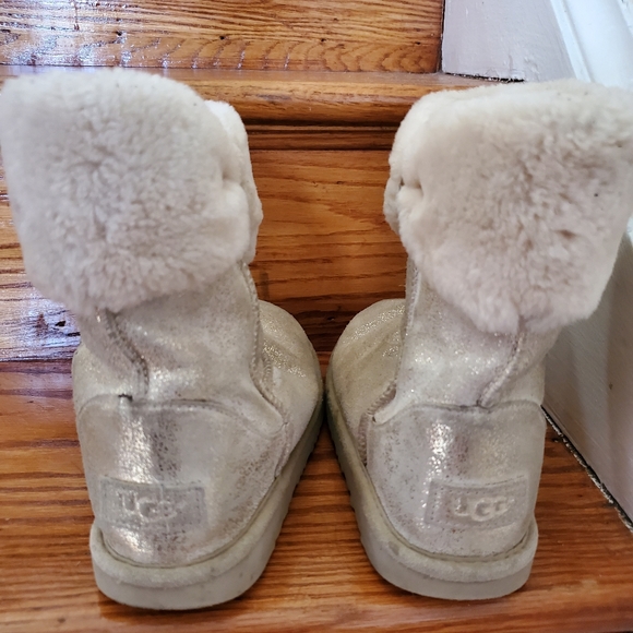 Ugg Girls Light Gold Leather Sherpa Boots - Little Girls Size 3 - Picture 2 of 8